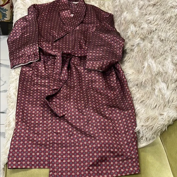 Red Patterned Robe - Picture 1 of 3